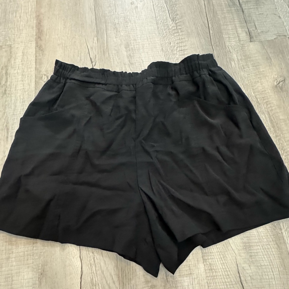 Simply Vera Vera Wang High Waist Dark Shorts